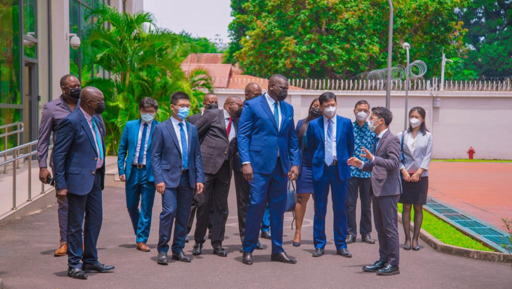 La transformation numérique au cœur de la rencontre entre le Ministre des PT-NTIC Augustin Kibasa et Huawei RDC
