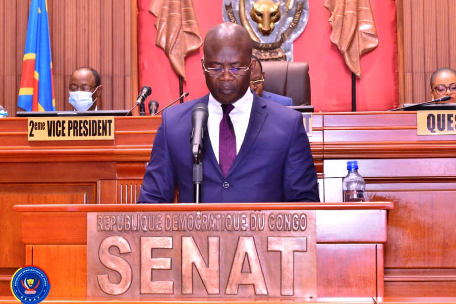 Sénat – André Kimbuta à Jean Lucien Bussa: on a besoin de ministres comme toi qui maîtrisent leurs secteurs