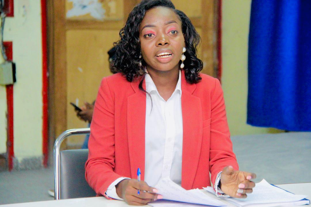 À l’issue d’une magistrale soutenance de son mémoire sur “le régime fiscal des entreprises de petite taille”, Céline Akonkwa obtient sa licence en Droit économique et social de l’UPC