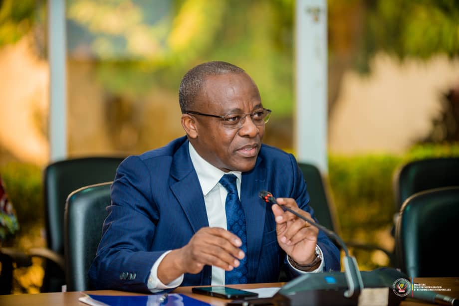 Mise en œuvre du processus de Décentralisation en RDC: le Ministre d’Etat Eustache Muhanzi rappelle ses troupes à l’ordre (note circulaire aux Animateurs des ETD)
