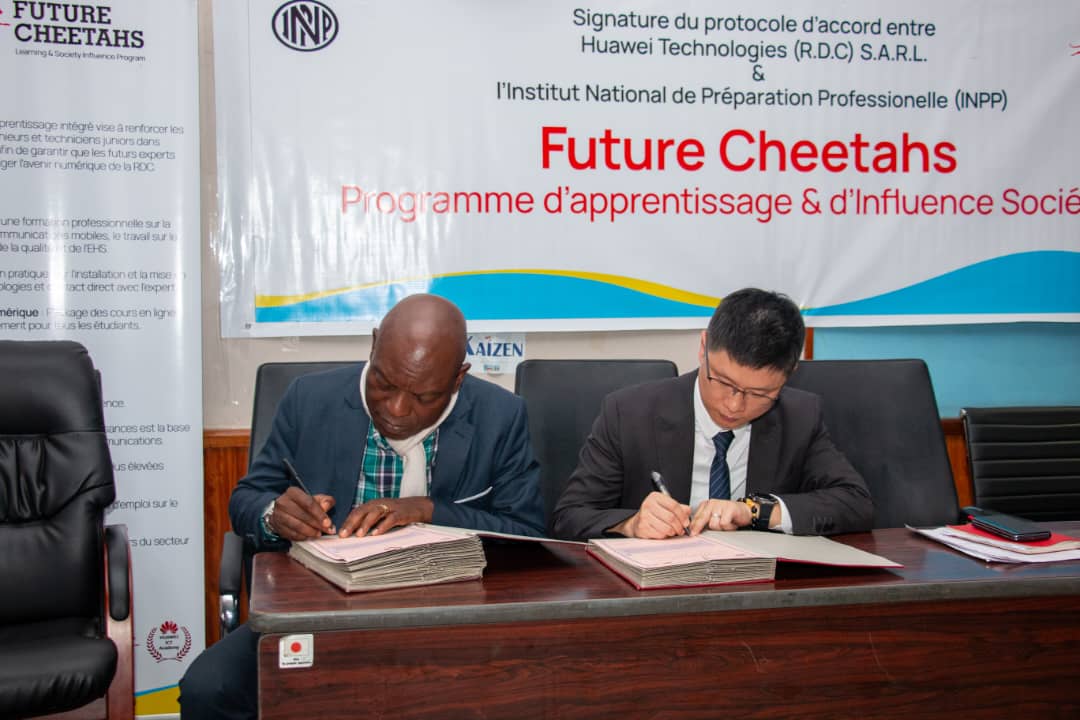 Télécommunications : Huawei RDC présente le programme innovant “Future Cheetahs” aux stagiaires formés de l’INPP
